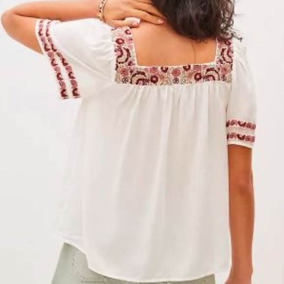 Wendy Embroidered Blouse - Picture 2 of 9